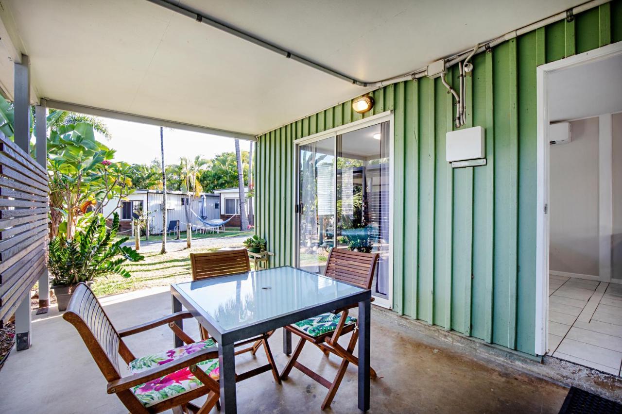 Bush Village Holiday Cabins Airlie Beach Exterior foto